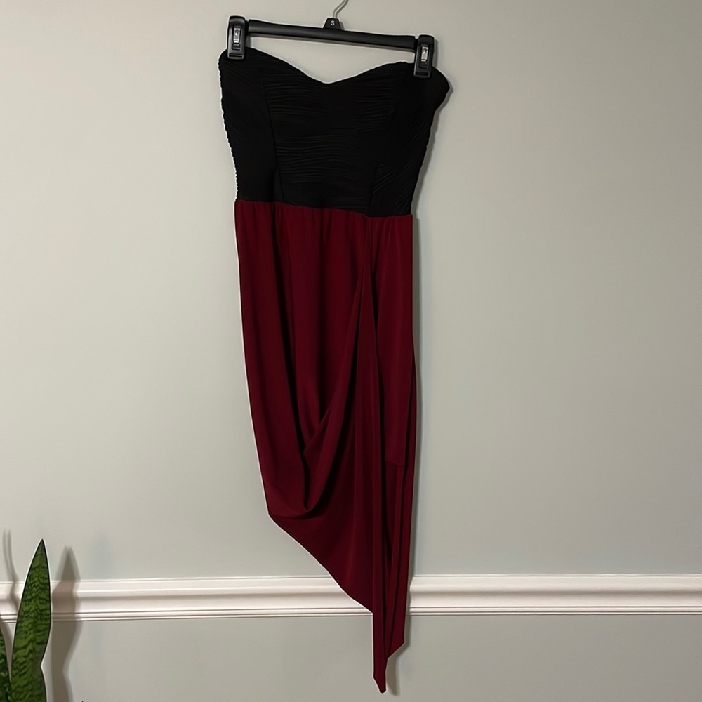 Two-toned black and maroon strapless dress. MIDI length. Size small